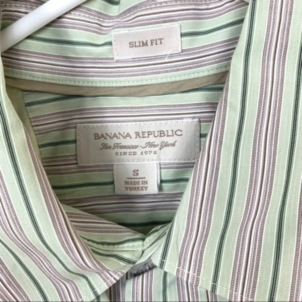 Banana Republic Men’s shirt Green striped Sz Small